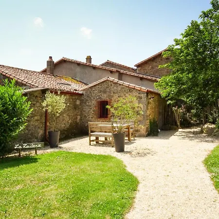 Oda ve Kahvaltı Terre Et Eau Les D'hotes Sevremont