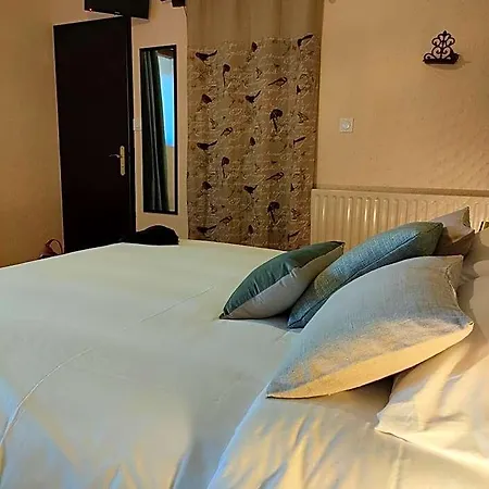 Terre Et Eau Les D'hotes Sevremont Bed & Breakfast 3*